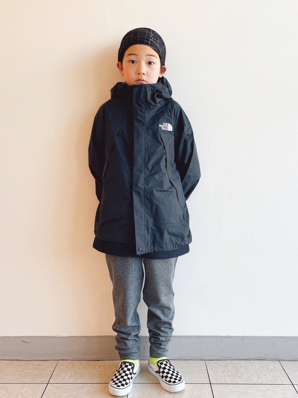 「春アウター、THE NORTH FACE、スウェットパンツ、RESP、VANS、ブルゾン」｜「THE NORTH FACEの◆THE NORTH FACE(ザノースフェイス) Dotshot JKT（ブルゾン、ブラック系）」を使った、eightmaaanさん（キッズ・130cm）の春コーディネートの1枚目の写真