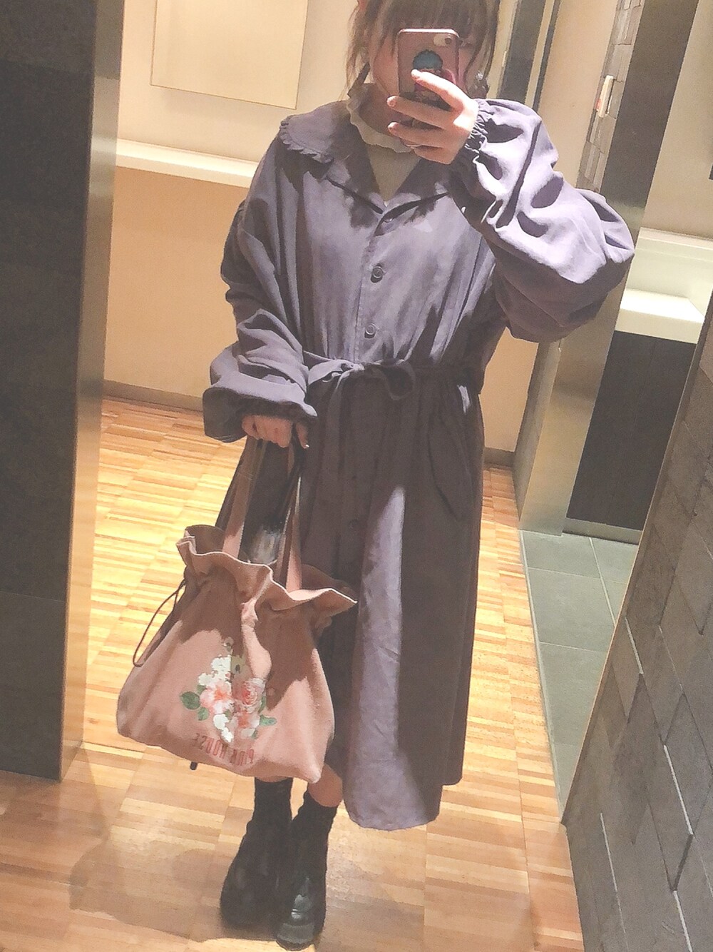 「トレンチワンピース、フリル、パープル、PINK HOUSE、merry jenny、jouetie」｜「merry jennyの【旧品番】2wayトレンチワンピース（ワンピース、パープル系）」を使った、ゅぃさん（レディース・154cm）の春コーディネートの1枚目の写真