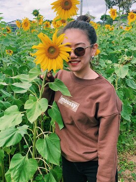 「MOUSSY（マウジー）のアイテム（スウェット、ブラウン系）」を使った、Meiさん（レディース・162cm）の春コーディネート
