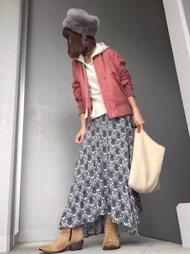 「Shelly island（シェリーアイランド）の【Kujaku】ミンクファーポンポンピアス（ピアス（両耳用））」を使った、cheryさん（レディース・156cm）の冬コーディネート