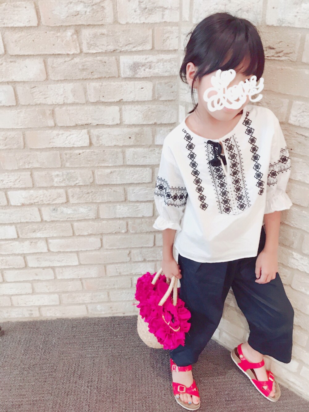「キッズファッション、グリーンレーベル リラクシング、ビルケンシュトック、かごバッグ」｜「BIRKENSTOCKのRIO/リオ パテント (KIDS)（サンダル、レッド系）」を使った、2co”girlsさん（キッズ・127cm）の夏コーディネートの1枚目の写真