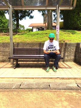 「COMME des GARCONS SHIRT BOY（コムデギャルソンシャツボーイ）のアイテム（Tシャツ/カットソー、ホワイト系）」を使った、たこやきさん（メンズ）の夏コーディネート