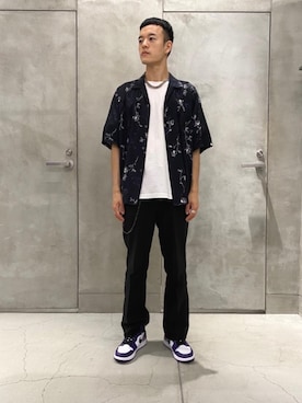 「柄シャツコーデ」｜「アイテム（スラックス）」を使った、Tomohiro Gunjiさん（メンズ・172cm）の夏コーディネート
