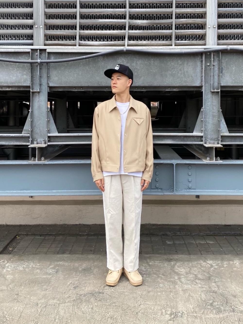 「unitedarrows、monkeytime、beautyandyouth、ウエスタンジャケット」｜「MONKEY TIMEの＜monkey time＞ PE TWILL WESTERN JACKET/ウエスタンジャケット（ブルゾン、ベージュ系）」を使った、Tomohiro Gunjiさん（メンズ・172cm）の春コーディネートの1枚目の写真