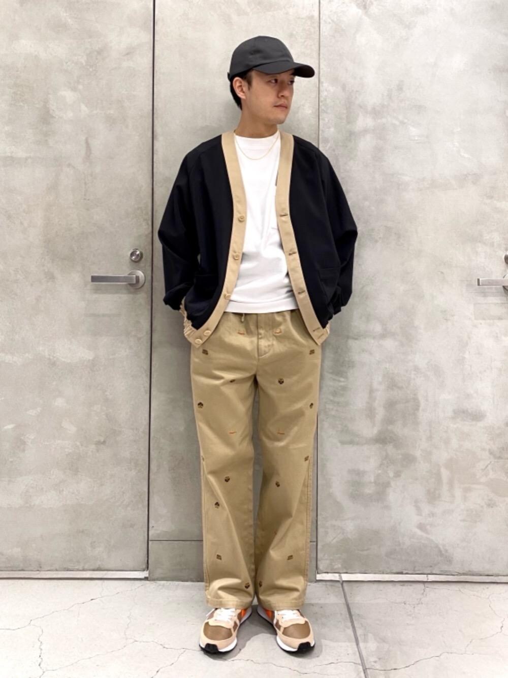 「unitedarrows、monkeytime、カーディガンコーデ、beautyandyouth、xolo、ＮＩＫＥ」｜「MONKEY TIMEの＜monkey time＞ SOLID TWILL PL CAP/キャップ（キャップ、グレー系）」を使った、Tomohiro Gunjiさん（メンズ・172cm）の夏コーディネートの1枚目の写真