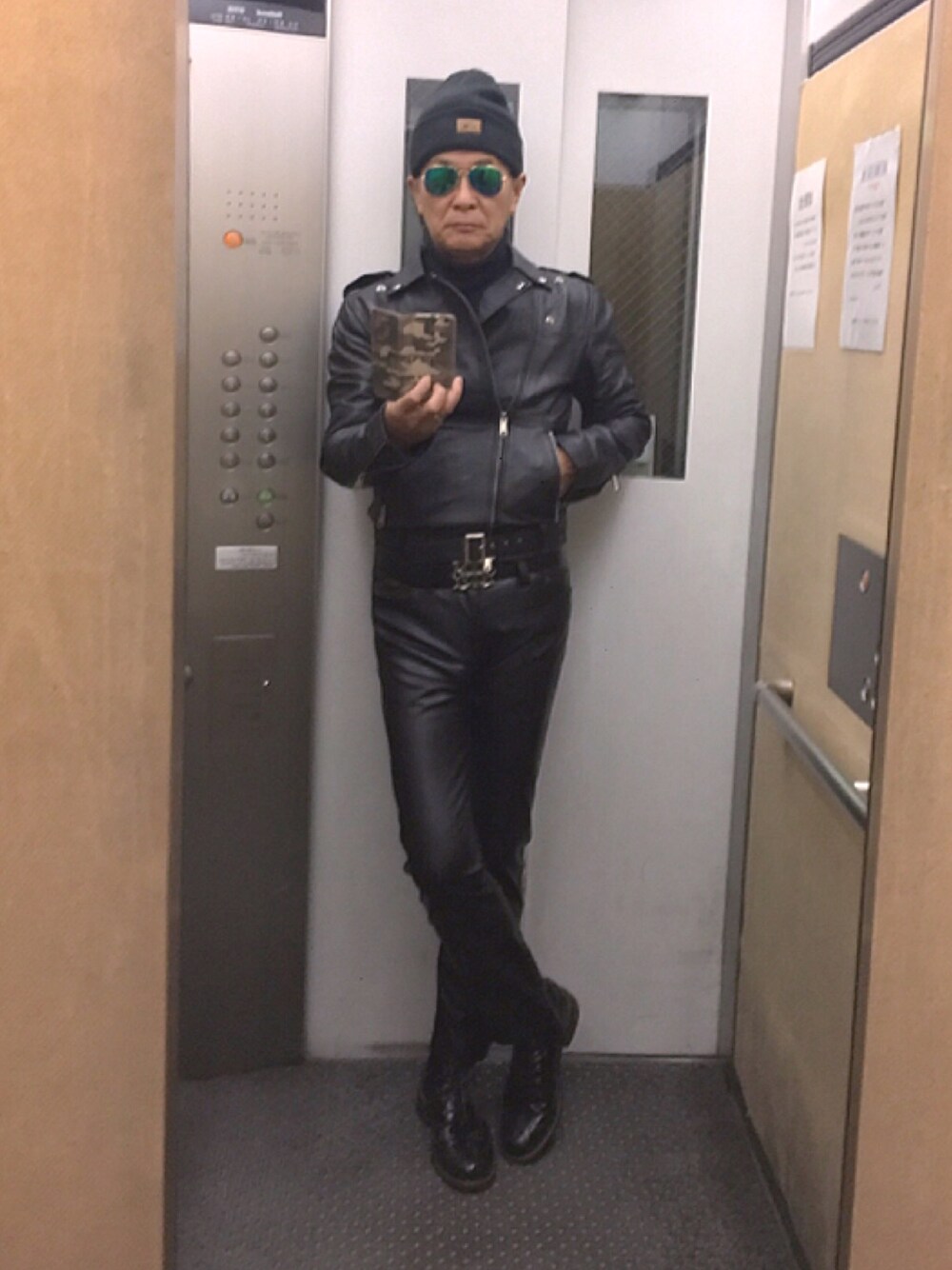 「ブラックコーデ、ライダースジャケット、レザーパンツ」｜「JIGGYSーSHOPの本革ダブルライダージャケット（ライダースジャケット、ブラック系）」を使った、K-Kenji⚾️さん（メンズ・174cm）の冬コーディネートの1枚目の写真