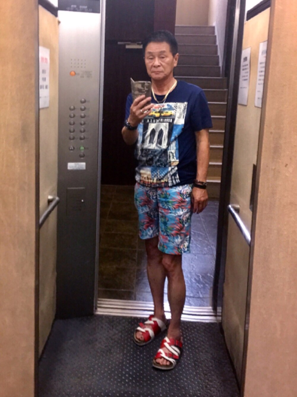 「リラックススタイル」｜「コモンゴルフのアイテム（その他パンツ、ブルー系）」を使った、K-Kenji⚾️さん（メンズ・174cm）の夏コーディネートの1枚目の写真