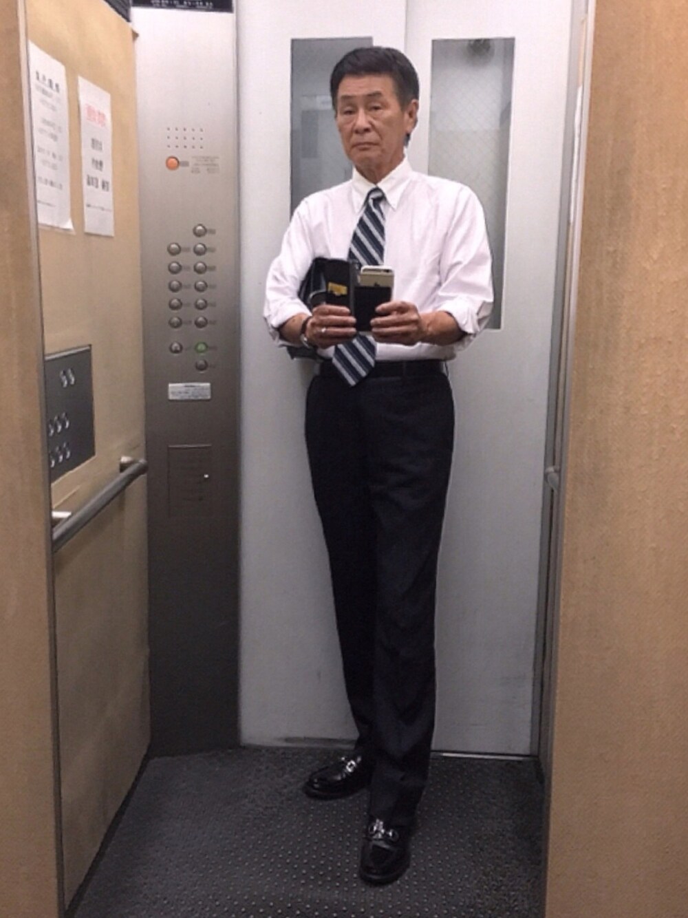 「ビジネススタイル」｜「ROYAL CROWのアイテム（シャツ/ブラウス、ピンク系）」を使った、K-Kenji⚾️さん（メンズ・174cm）の夏コーディネートの1枚目の写真