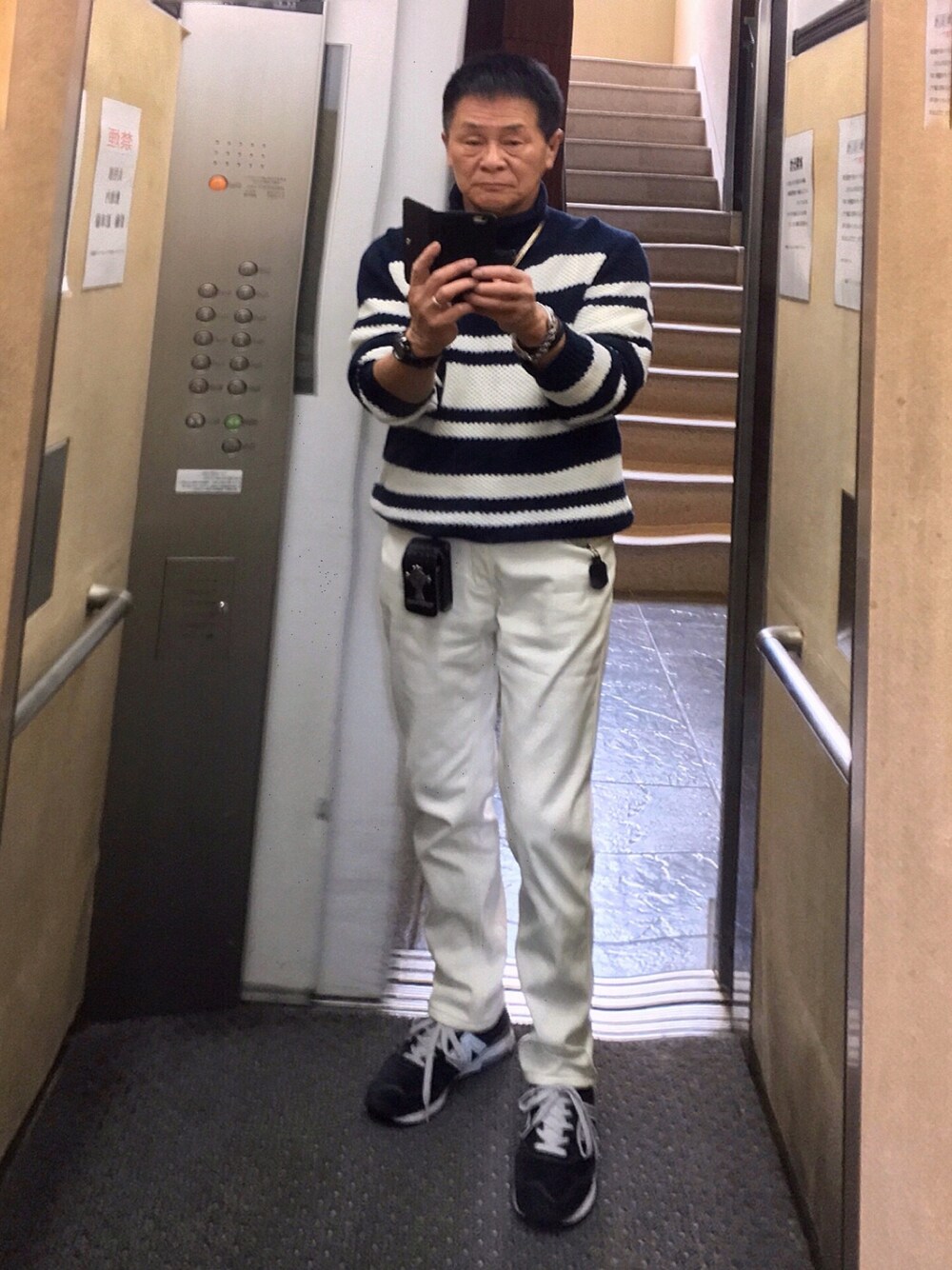 「ボーダーニット」｜「MONO-MARTのボンディング スキニーストレッチ（チノパンツ、ホワイト系）」を使った、K-Kenji⚾️さん（メンズ・174cm）の秋コーディネートの1枚目の写真
