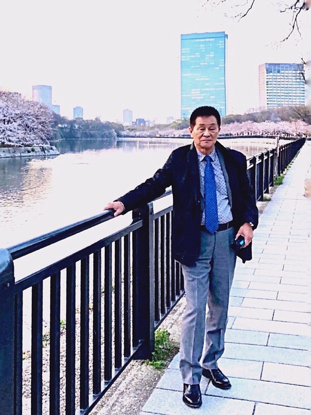 「はるコーデ」｜「tk.TAKEO KIKUCHIのコットンドット柄（シャツ/ブラウス、グレー系）」を使った、K-Kenji⚾️さん（メンズ・174cm）の春コーディネートの1枚目の写真