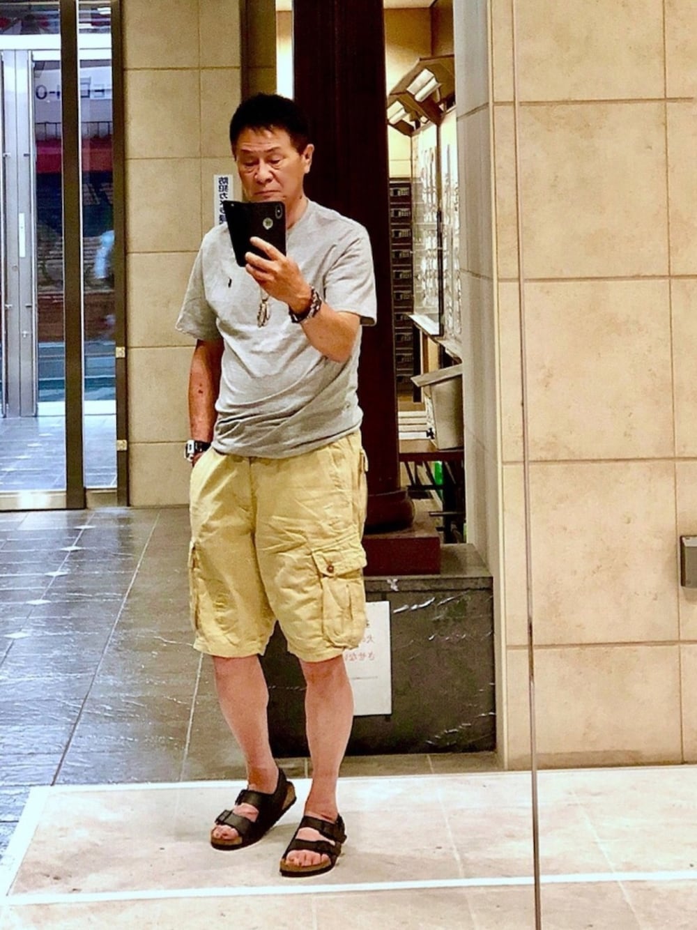 「短パン」｜「American EagleのAEO Destroyed Classic カーゴショート/T.Tan（カーゴパンツ、ベージュ系）」を使った、K-Kenji⚾️さん（メンズ・174cm）の春コーディネートの1枚目の写真