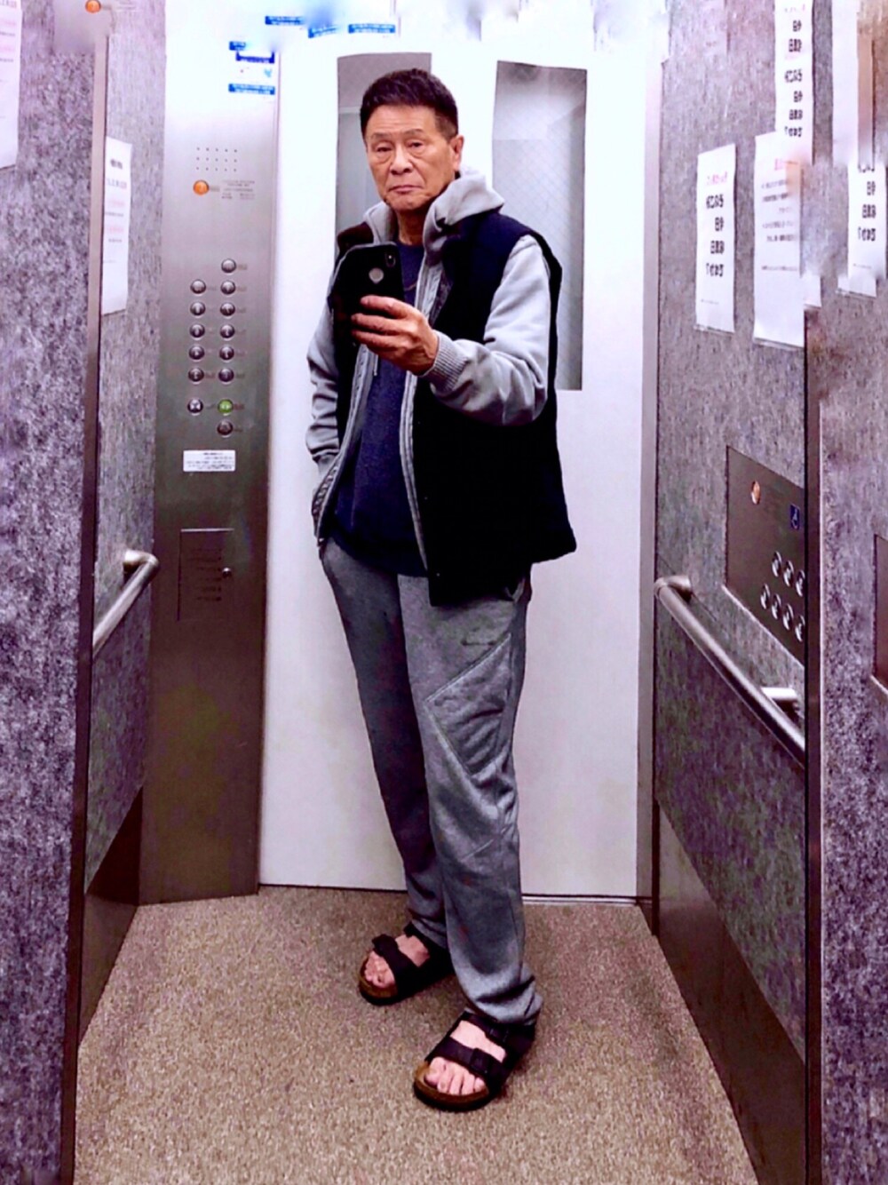 「ダウンベスト」｜「SIMPLE LIFEのSIMPLE LIFE ダウンベスト フランネルウール紺 （ダウンベスト、ブルー系）」を使った、K-Kenji⚾️さん（メンズ・174cm）の秋コーディネートの1枚目の写真