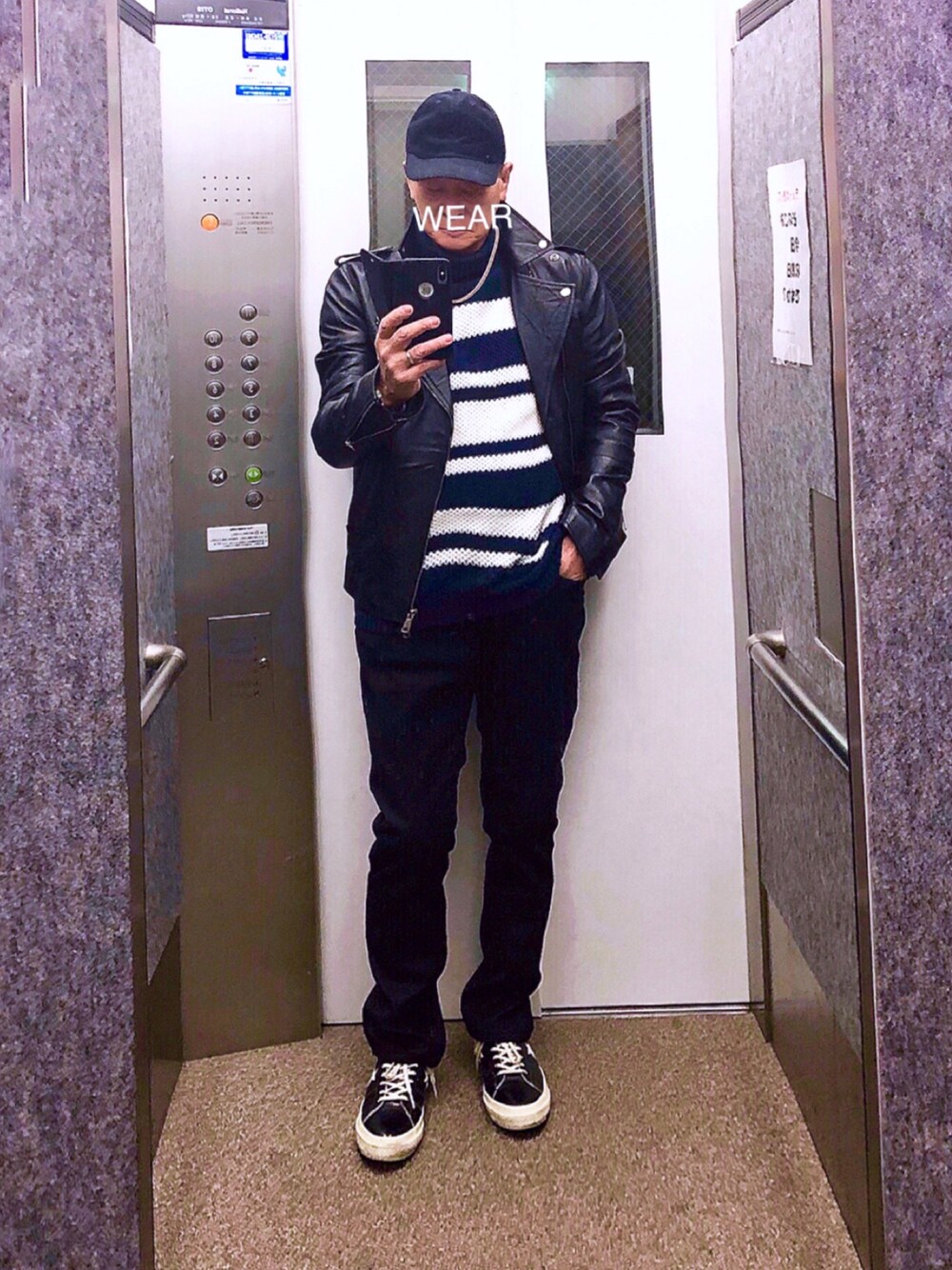 「アイラブCONVERSE、ライダースジャケット、ストレッチパンツ、ボーダーニット」｜「JIGGYSーSHOPの本革ダブルライダージャケット（ライダースジャケット、ブラック系）」を使った、K-Kenji⚾️さん（メンズ・174cm）の冬コーディネートの1枚目の写真