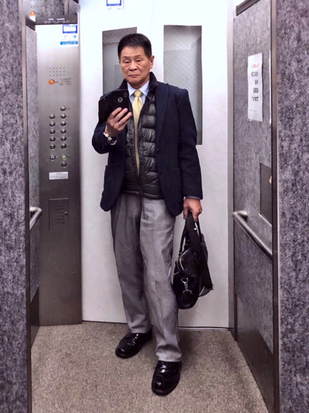 「STYLE WORKSのライト ブルーz（シャツ/ブラウス、ブルー系）」を使った、K-Kenji⚾️さん（メンズ・174cm）の秋コーディネートの1枚目の写真