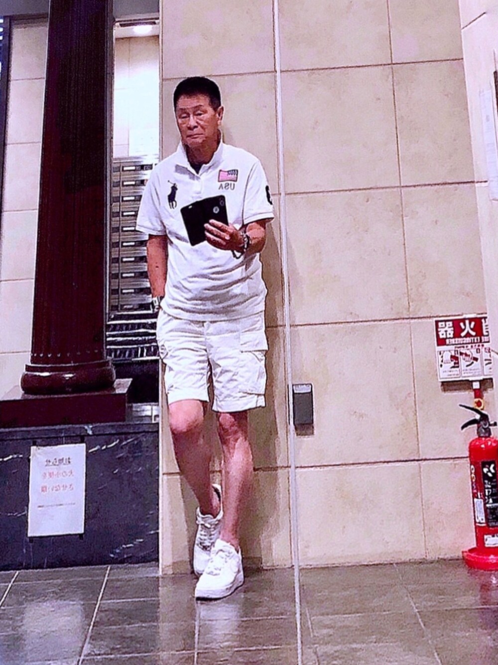 「ikkaのコットン×リネンバックツイルカーゴショーツ（その他パンツ、ホワイト系）」を使った、K-Kenji⚾️さん（メンズ・175cm）の夏コーディネートの1枚目の写真