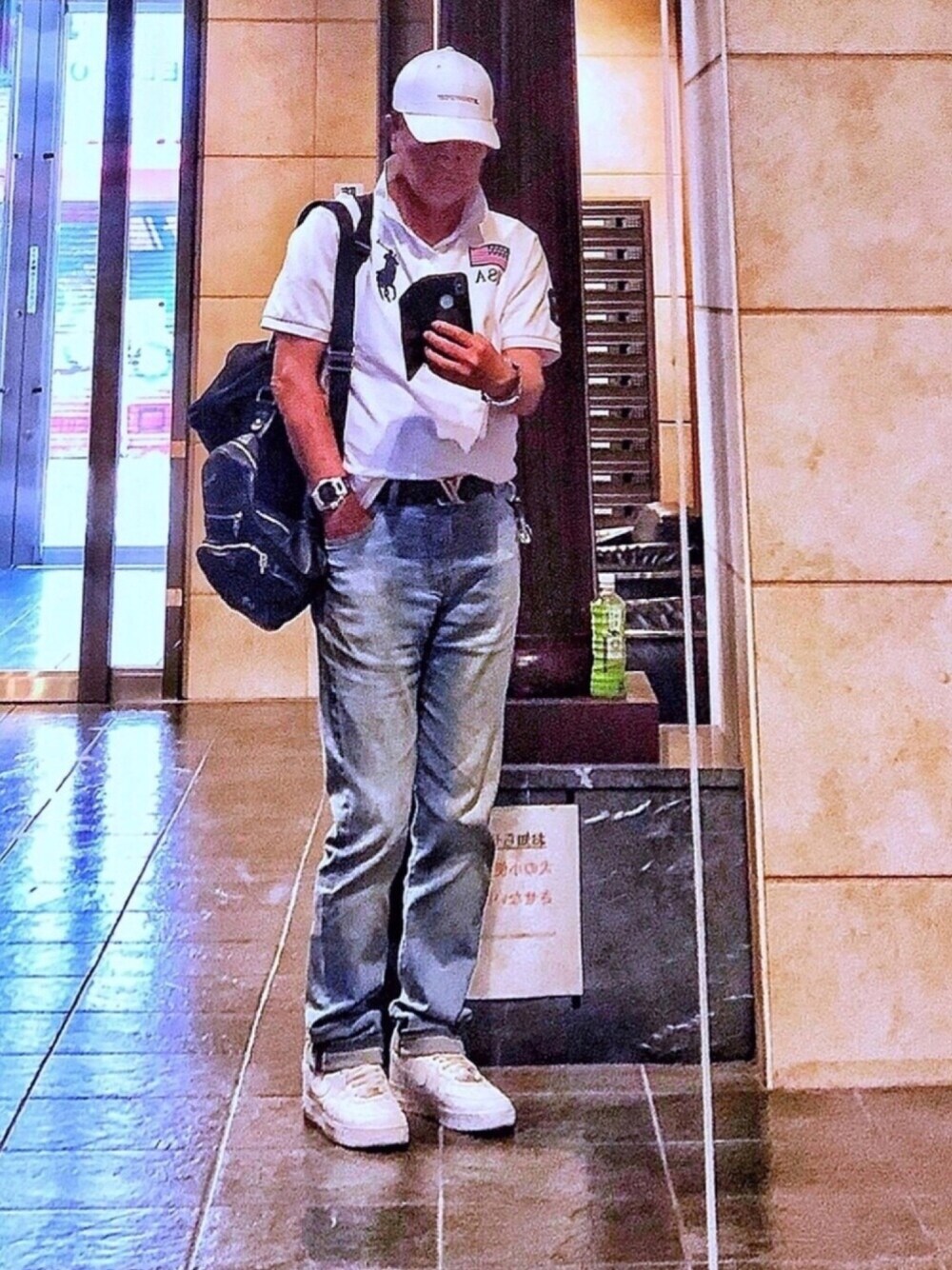 「NIKEのナイキエアホース（スニーカー、ホワイト系）」を使った、K-Kenji⚾️さん（メンズ・174cm）の秋コーディネートの1枚目の写真