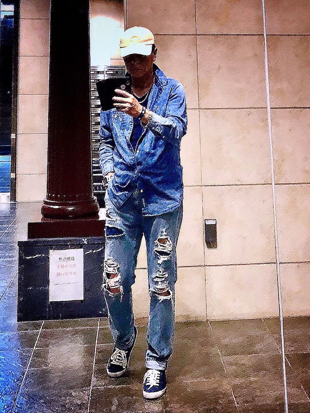 「Calvin Klein Jeansの★カルバン クライン★インディゴ ★ライトオンスデニム エイジング XL（シャツ/ブラウス、ブルー系）」を使った、K-Kenji⚾️さん（メンズ・174cm）の秋コーディネートの1枚目の写真