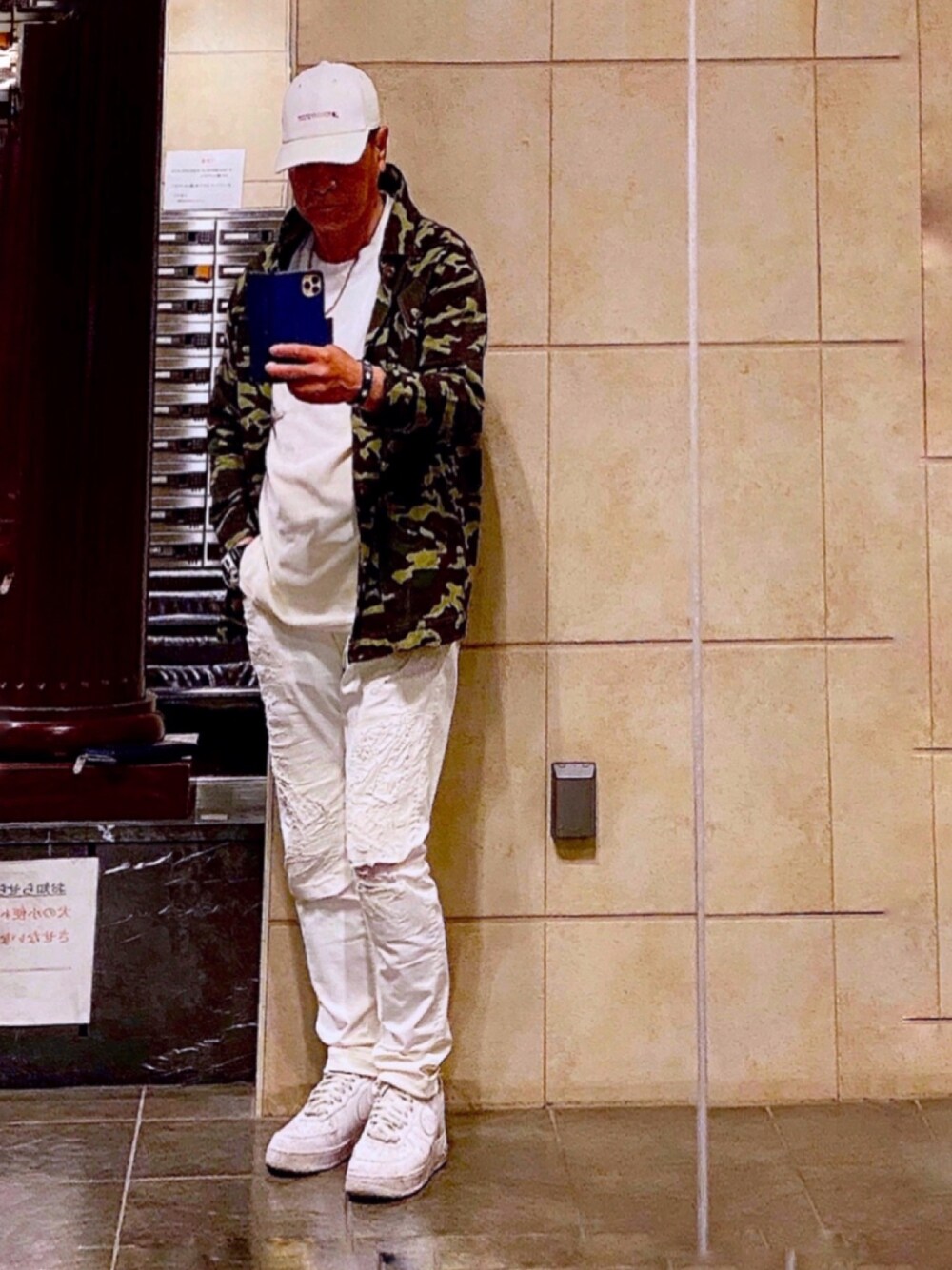 「REPLAYの9.4ozダメージ加工ホワイトデニム（デニムパンツ、ホワイト系）」を使った、K-Kenji⚾️さん（メンズ・174cm）の春コーディネートの1枚目の写真