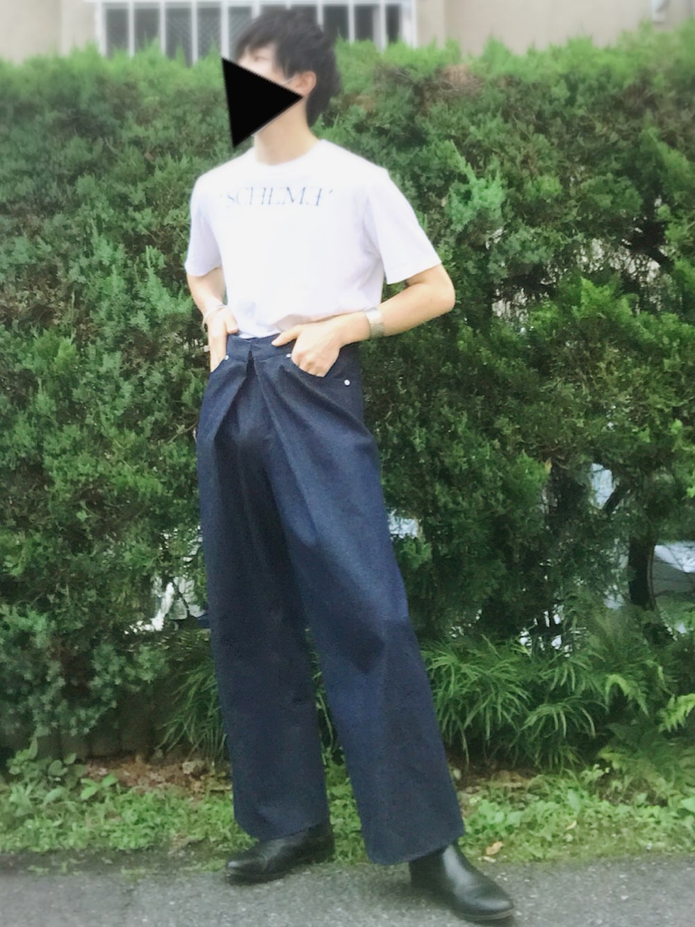 「夏コーデ、シンプルコーデ、Tシャツ、ビッグシルエット、ootd、大人カジュアル、デニム」｜「JOHN LAWRENCE SULLIVANのRIGID WIDE JEANS （デニムパンツ、ブラック系）」を使った、konさん（メンズ・177cm）の夏コーディネートの1枚目の写真