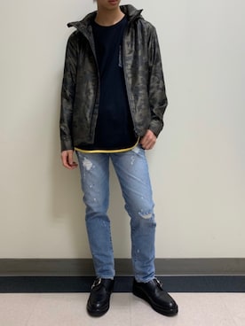 「WHITE MOUNTAINEERING（ホワイトマウンテニアリング）のアイテム（Tシャツ/カットソー）」を使った、SHOYAさん（メンズ・173cm）の春コーディネート