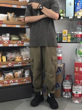 「CASIO（カシオ）の【WORK TRIP OUTFITS】CASIO F-91W-1JF / カシオ（アナログ腕時計、ブラック系）」を使った、折原临也さん（メンズ・168cm）の秋コーディネート