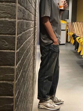 「NEW BALANCE（ニューバランス）のNEW BALANCE　CM997H（スニーカー、ブラック系）」を使った、折原临也さん（メンズ・168cm）の秋コーディネート