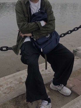 「NIKE（ナイキ）の【NIKE】 AIR MONARCH 4 415445-100/102（スニーカー、ホワイト系）」を使った、折原临也さん（メンズ・168cm）の秋コーディネート