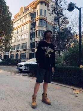 「BOY LONDON（ボーイロンドン）のBOY LONDON Sweatshirts（スウェット、ブラック系）」を使った、折原临也さん（メンズ・168cm）の秋コーディネート