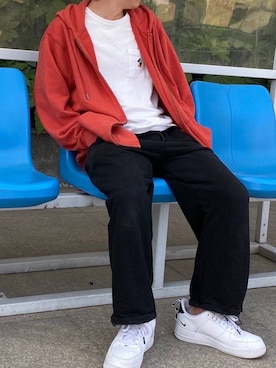 「NIKE（ナイキ）のナイキ エア フォース 1 '07 LV8 ユーティリティ メンズシューズ / NIKE AIR FORCE 1 '07 LV8 UTILITY（スニーカー、ブラック系）」を使った、折原临也さん（メンズ・168cm）の冬コーディネート