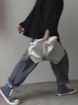 「CONVERSE（コンバース）のCONVERSE ALL STAR HI (NVY)（スニーカー、ブルー系）」を使った、折原临也さん（メンズ・168cm）の冬コーディネート