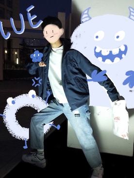 「NIKE（ナイキ）のNIKE ナイキ AIR MONARCH IV ナイキ エア モナーク 4 415445 102WHITE/METALLIC SILVER-MID NAVY（スニーカー、ホワイト系）」を使った、折原临也さん（メンズ・168cm）の冬コーディネート