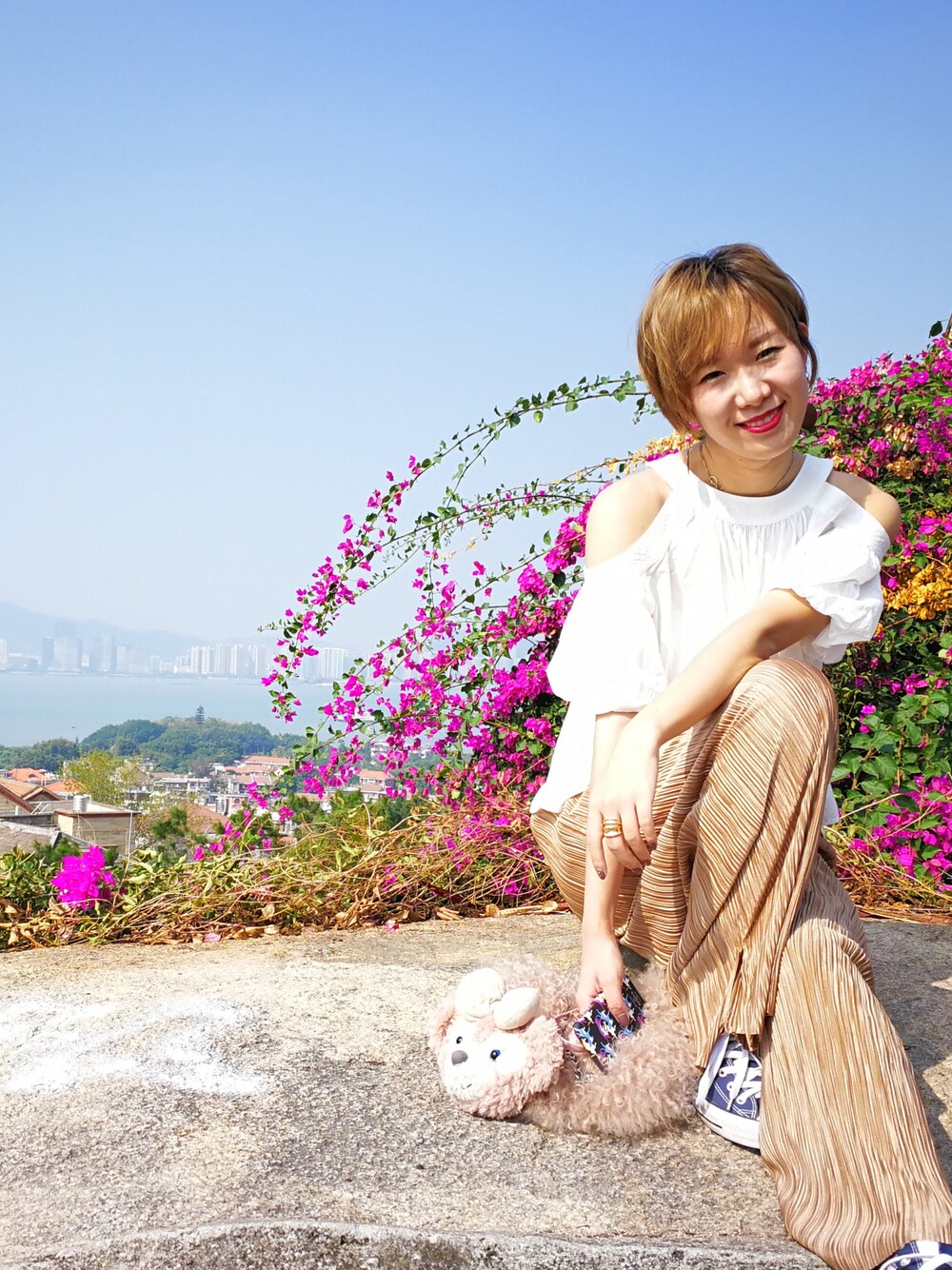 「鼓浪屿」｜「TODAYFULのカットオフショルダーブラウス（シャツ/ブラウス、ホワイト系）」を使った、sunmidayさん（レディース・170cm）の秋コーディネートの1枚目の写真