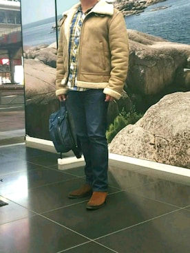 「Abercrombie&Fitch（アバークロンビーアンドフィッチ）のアイテム（ムートンコート）」を使った、しゅんマルさん（メンズ・172cm）の冬コーディネート