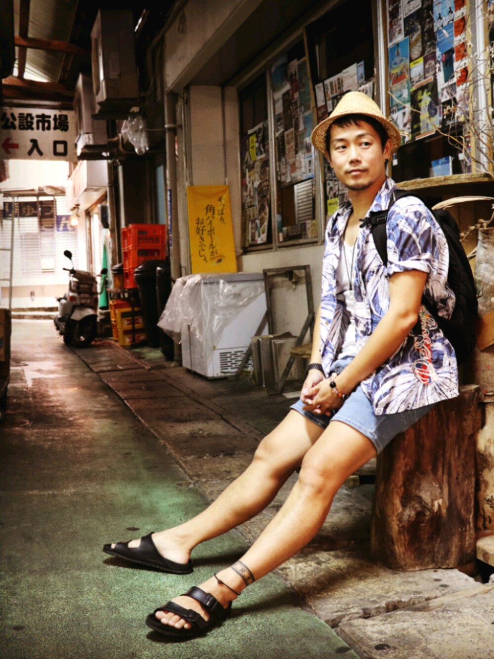 「夏コーデ、休日スタイル、リゾートスタイル」｜「Desigualのアイテム（シャツ/ブラウス、ブルー系）」を使った、Leoさん（メンズ・170cm）の夏コーディネートの1枚目の写真
