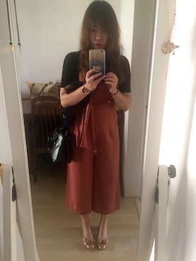 「アイテム（つなぎ/オールインワン、オレンジ系）」を使った、T i n a.さん（レディース・166cm）の冬コーディネート