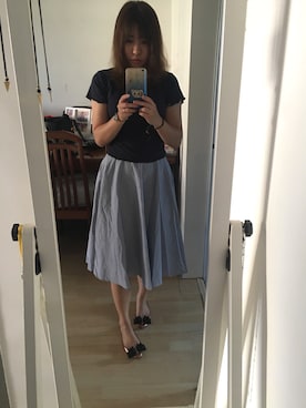 「blue」｜「アイテム（アナログ腕時計）」を使った、T i n a.さん（レディース・166cm）の冬コーディネート