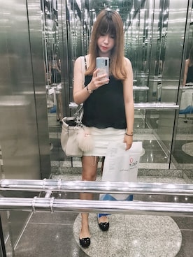 「Charlotte Olympia（シャーロットオリンピア）のアイテム」を使った、T i n a.さん（レディース・165cm）の冬コーディネート