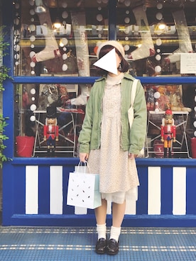 「古着屋のアイテム（その他アウター、グリーン系）」を使った、miさん（レディース・164cm）の冬コーディネート