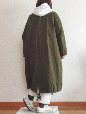 「カーキ×ホワイト」｜「アイテム（その他アウター）」を使った、SHIOさん（レディース・158cm）の冬コーディネート