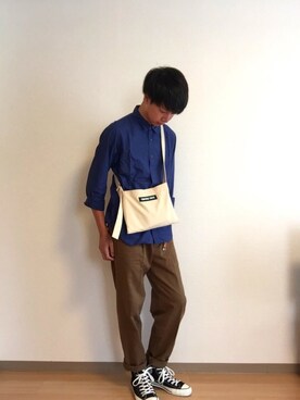 「CONVERSE TOKYO（コンバーストウキョウ）のアイテム（ショルダーバッグ）」を使った、キノピーさん（メンズ・174cm）の春コーディネート