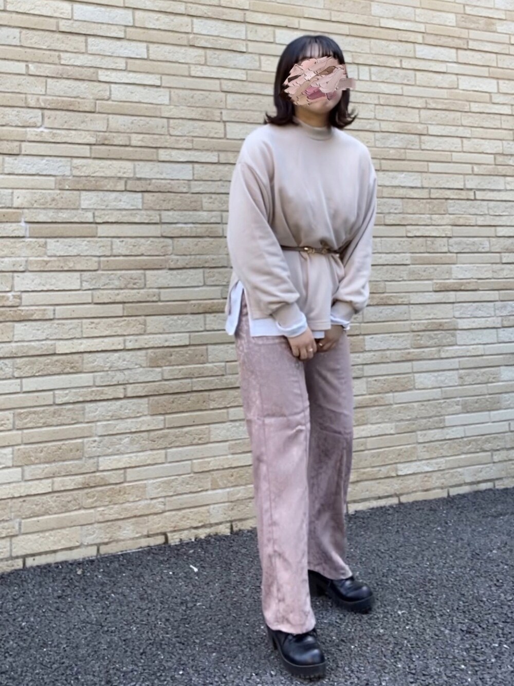 「秋のコーデ、ワントーンコーデ、ジャガード、ジャガードパンツ、スウェット、トレーナー、ウエストマーク、ピンク、淡色コーデ、プチプラ」｜「古川優香さんプロデュース服のアイテム（スウェット、ベージュ系）」を使った、アカリさん（レディース・160cm）の秋コーディネートの1枚目の写真