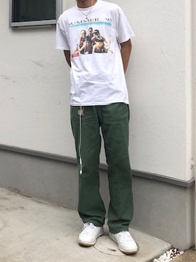 「アーミー」｜「アイテム（Tシャツ/カットソー）」を使った、ittoさん（メンズ・180cm）の春コーディネート