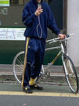 「ジャージーパンツ」｜「アイテム（その他）」を使った、ittoさん（メンズ・180cm）の春コーディネート