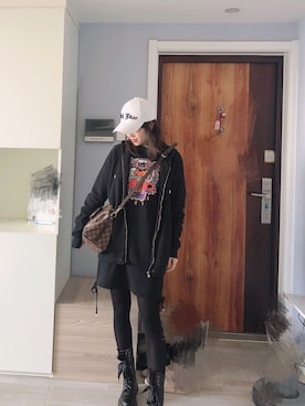 「VERSUS（ヴェルサス）のアイテム」を使った、gillさん（レディース・162cm）の秋コーディネート