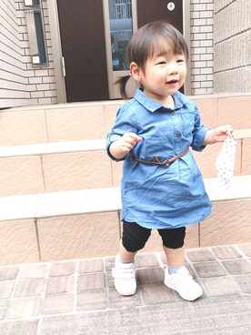 「H&M（エイチ・アンド・エム）のアイテム（シャツワンピース）」を使った、mitoさん（キッズ・80cm）の春コーディネート