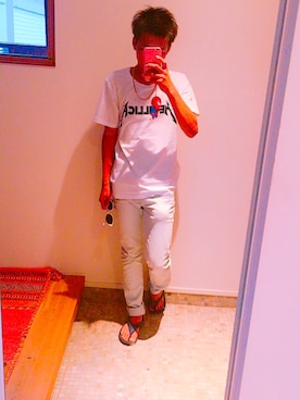 「GU（ジーユー）のアイテム（Tシャツ/カットソー、ホワイト系）」を使った、racknさん（メンズ）の夏コーディネート