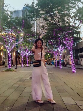 「CONVERSE（コンバース）のアイテム（シューズ、イエロー系）」を使った、Yumiゆみさん（レディース・159cm）の秋コーディネート