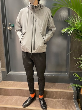 「TATRAS」｜「アイテム（パンツ）」を使った、notoさん（メンズ・182cm）の春コーディネート