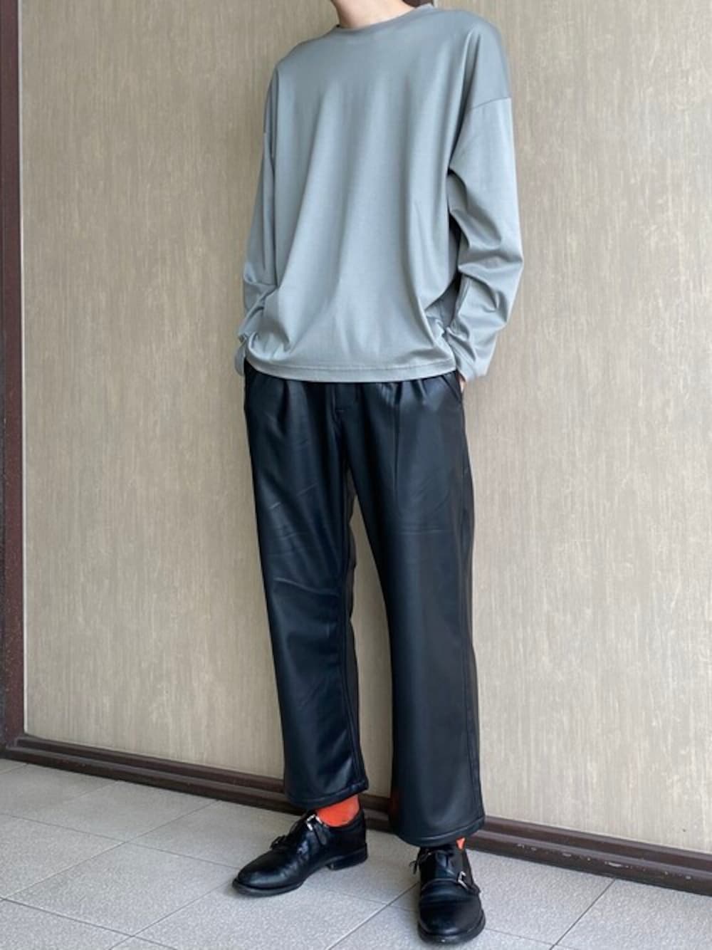 「B2nd、A4A」｜「A4AのA4A(エーフォーエー)モダールシルケットロングスリーブT（Tシャツ/カットソー、グレー系）」を使った、notoさん（メンズ・182cm）の秋コーディネートの1枚目の写真