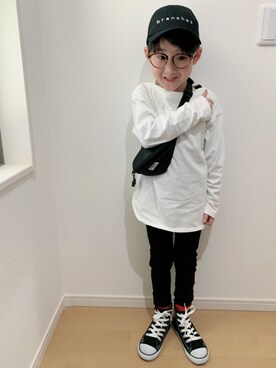 「キャップ×メガネ」｜「アイテム（チュニック）」を使った、RMRさん（キッズ・110cm）の春コーディネート
